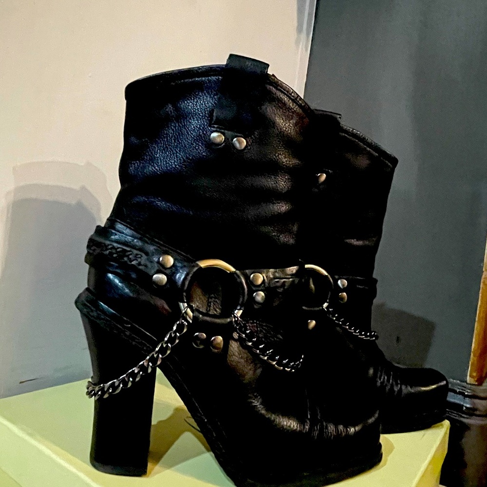 Lisa for Donald  J Pliner black Moto biker boot